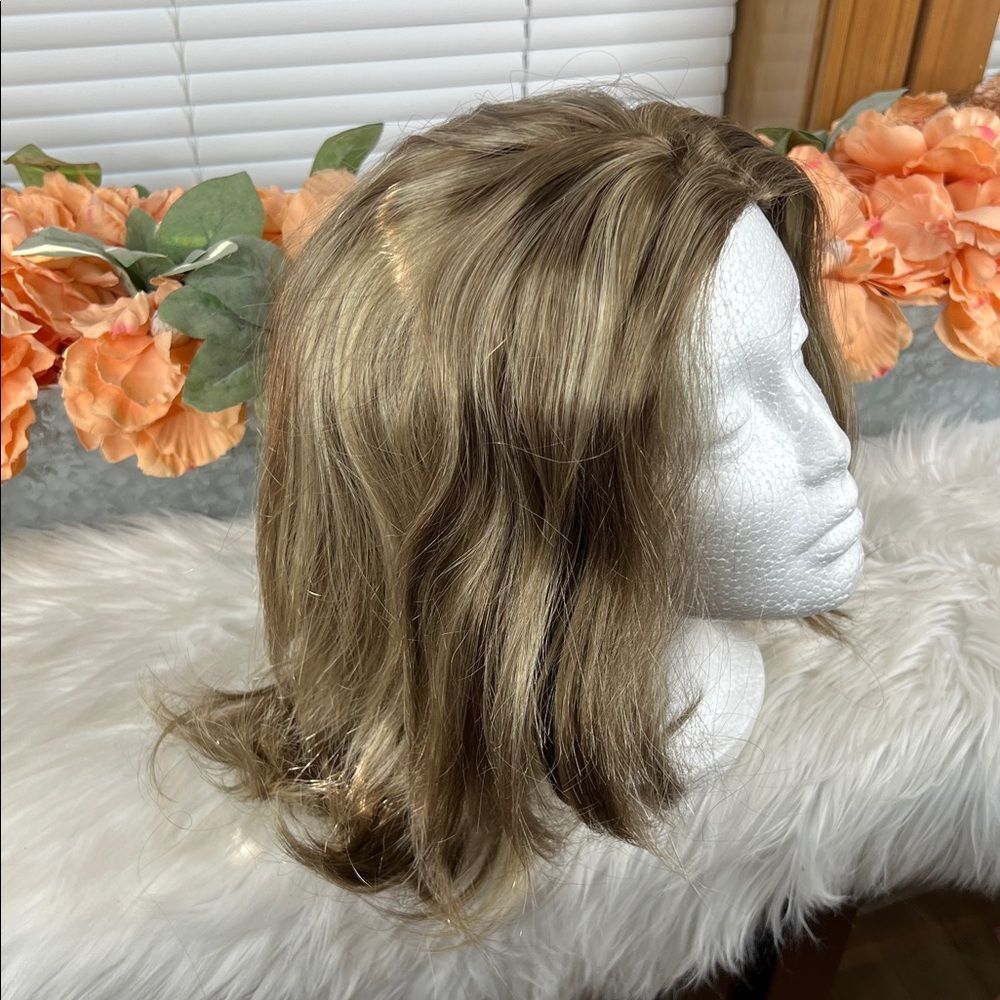 Brown Shoulder Length Wig - Picture 2 of 6